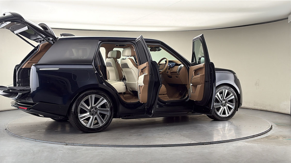 More views of Land Rover Range Rover