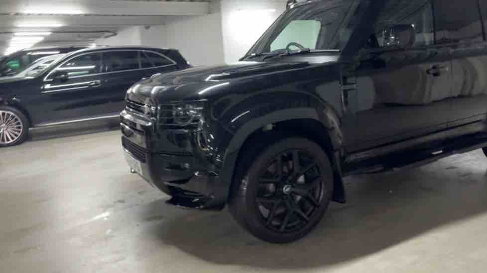 More views of Land Rover Defender 110
