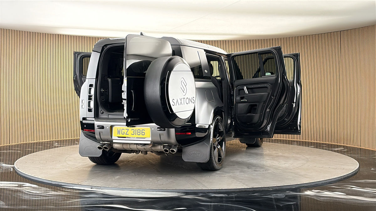 More views of Land Rover Defender 110