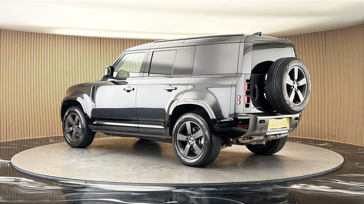 More views of Land Rover Defender 110