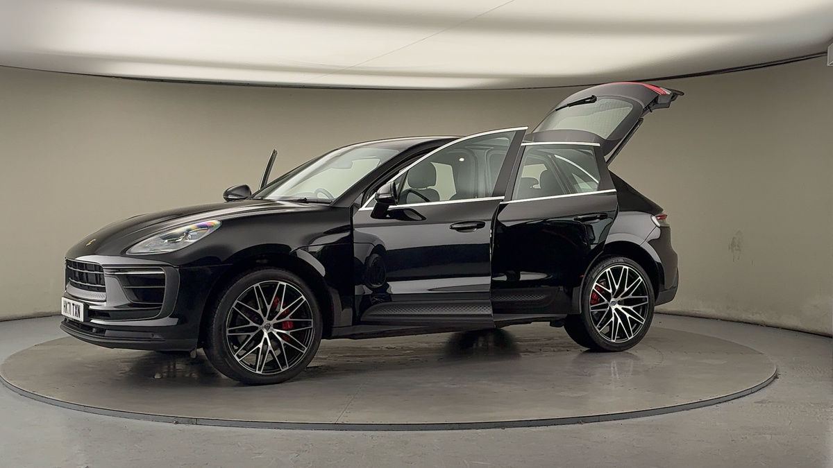 More views of Porsche Macan