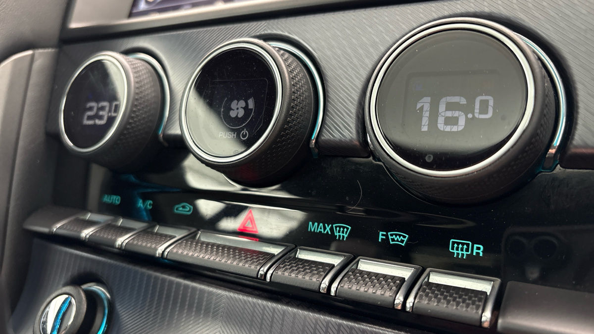 Jaguar F-Type Image 8