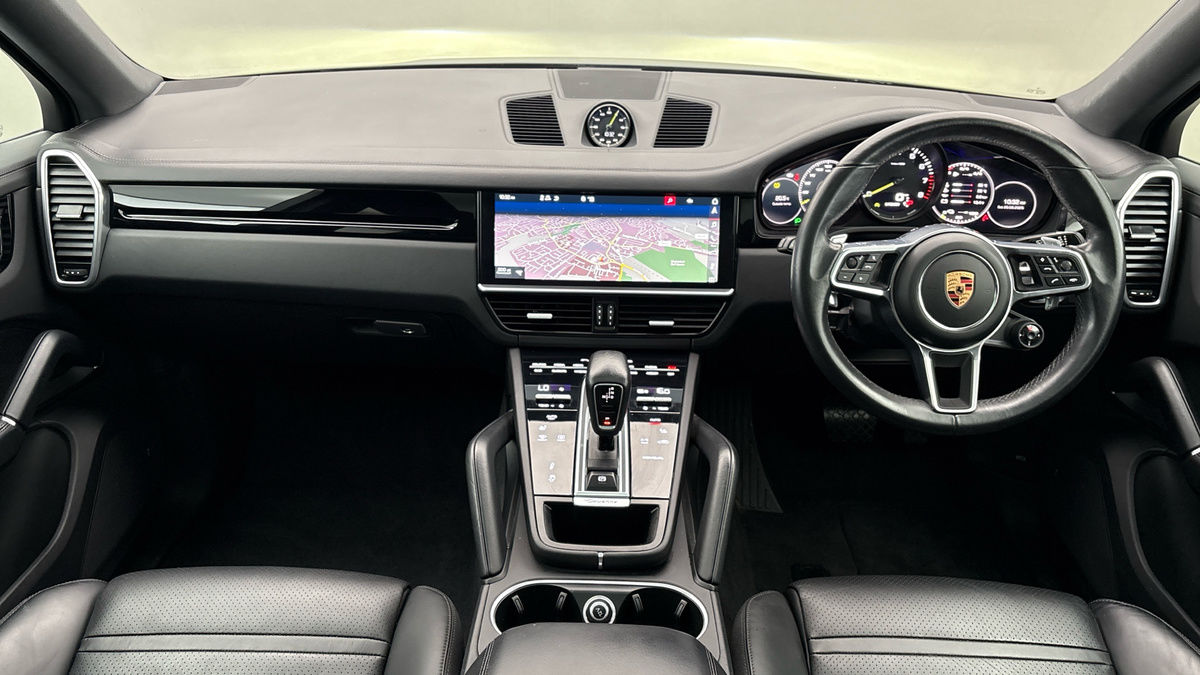 Porsche Cayenne Image 12
