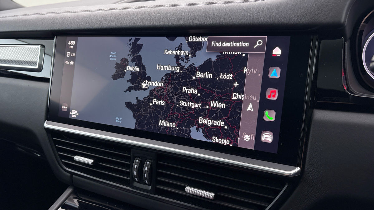 Porsche Cayenne Image 17