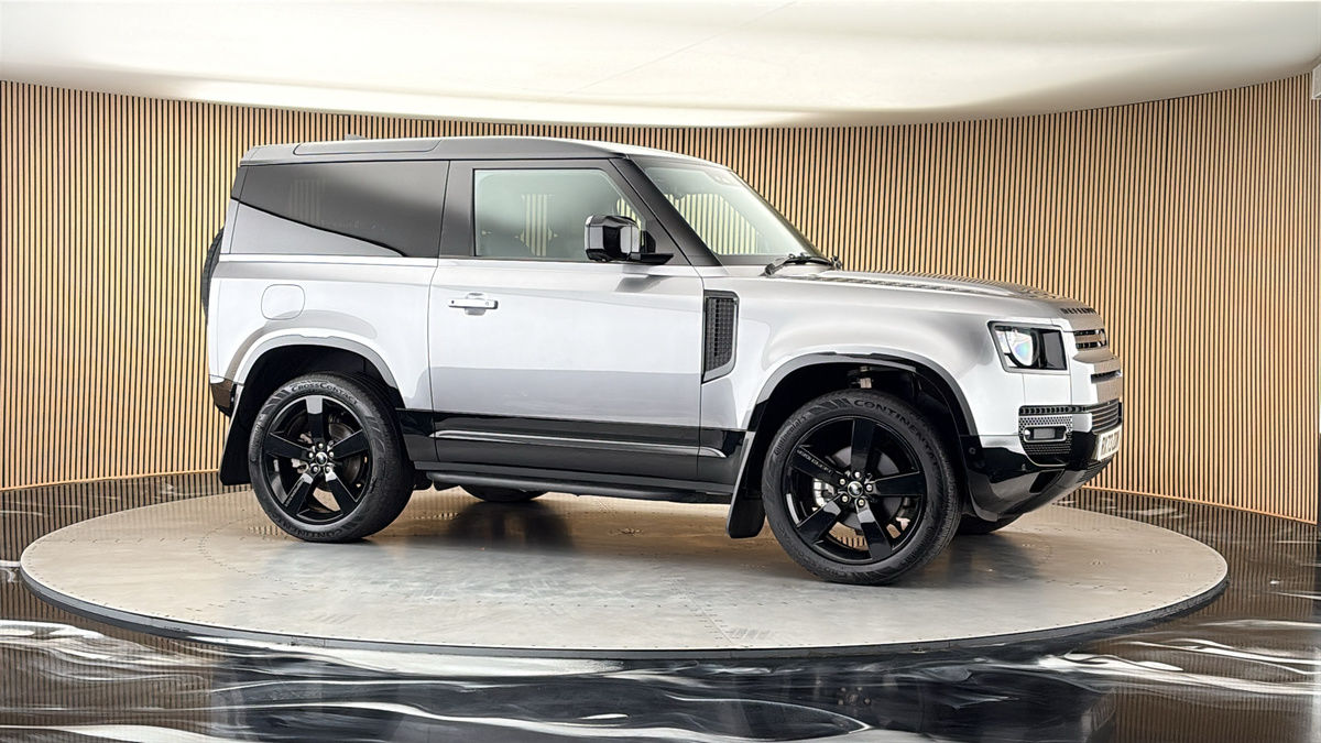 More views of Land Rover Defender 90