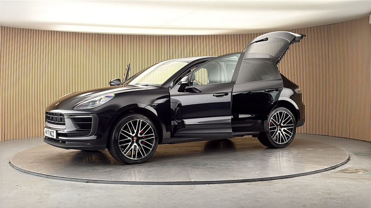 More views of Porsche Macan
