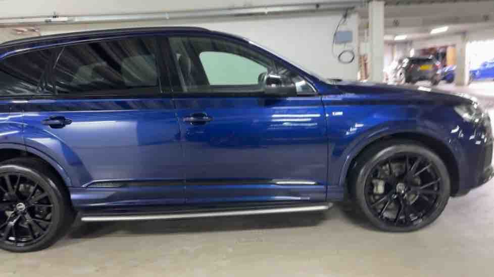 More views of Audi Q7