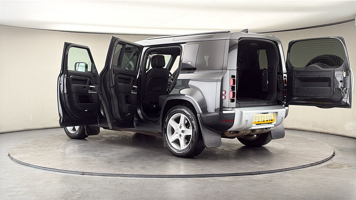 More views of Land Rover Defender 110