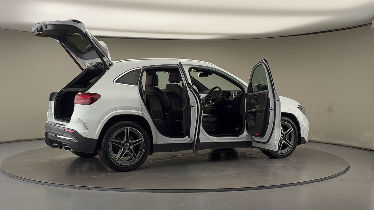 More views of Mercedes-Benz GLA