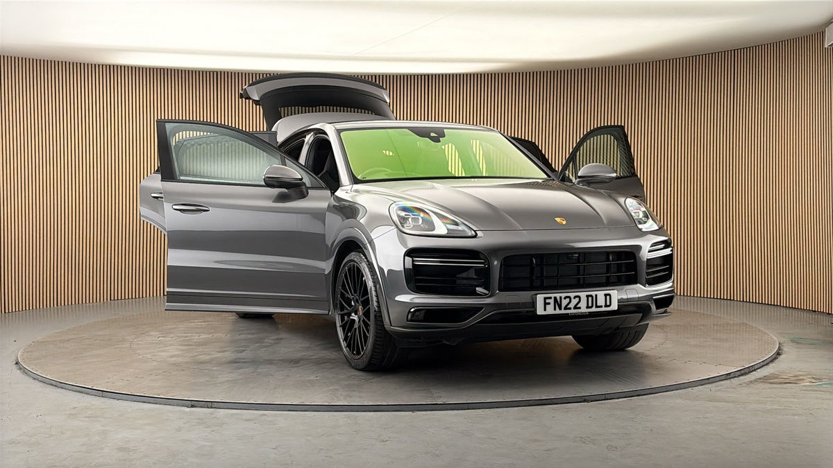 More views of Porsche Cayenne