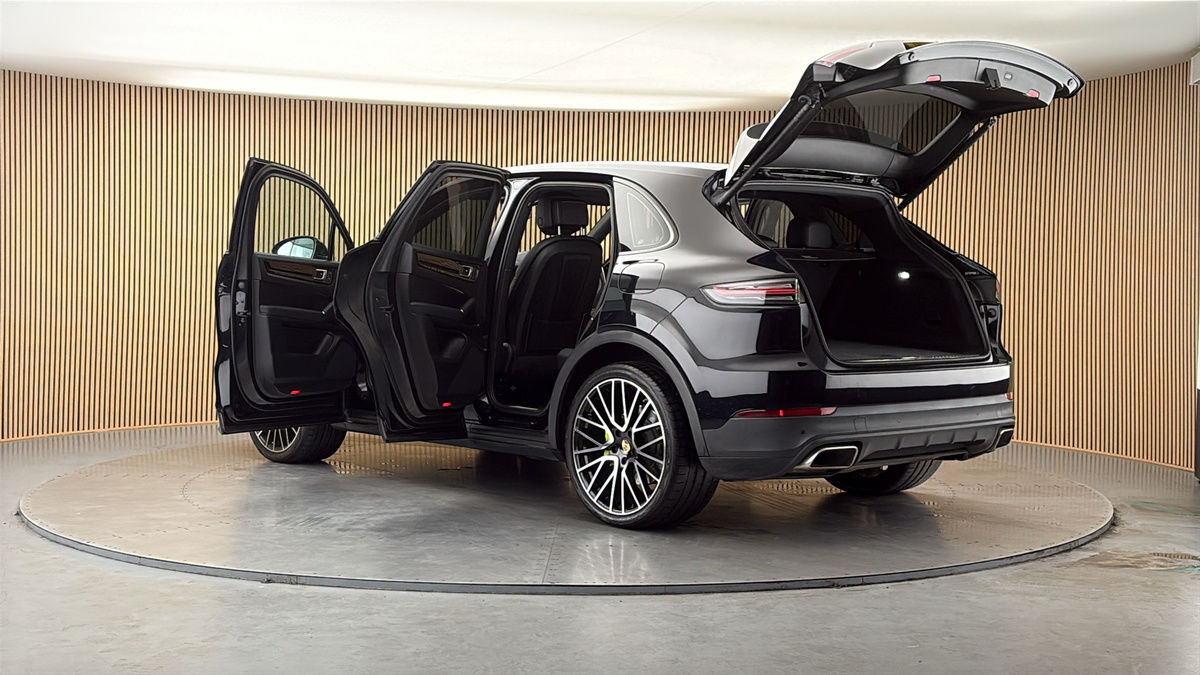 More views of Porsche Cayenne