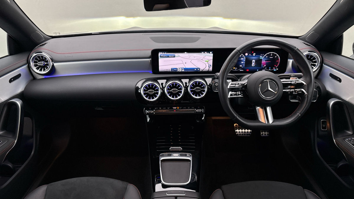 Mercedes-Benz CLA Image 12