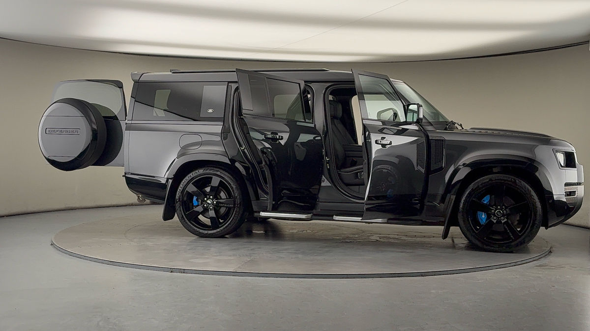 More views of Land Rover Defender 130