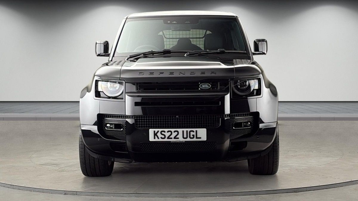 Land Rover Defender 110 Image 3