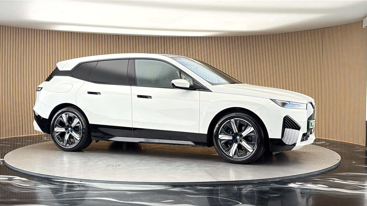 More views of BMW iX