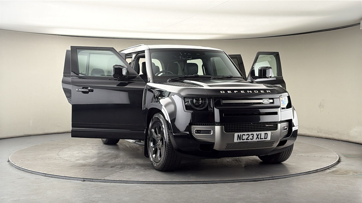 More views of Land Rover Defender 110