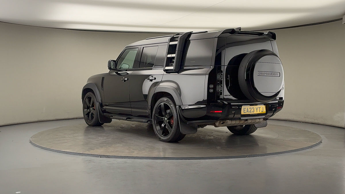 Land Rover Defender 130 Image 2