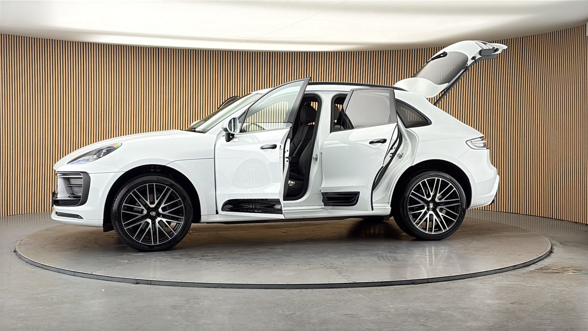 More views of Porsche Macan