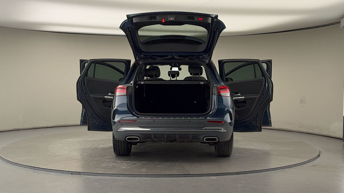 More views of Mercedes-Benz GLA