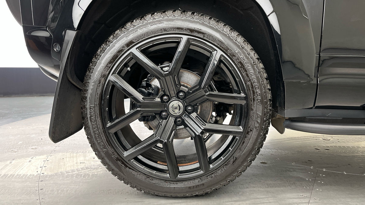 Land Rover Defender 90 Urban Image 10