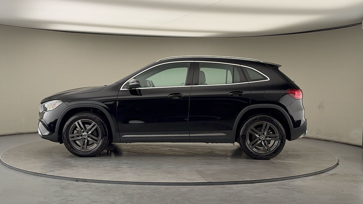 Mercedes-Benz GLA Image 15