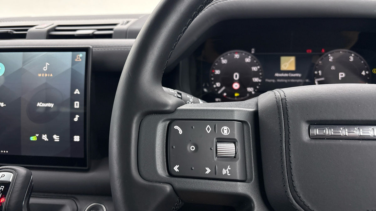 Land Rover Defender 90 Urban Image 13