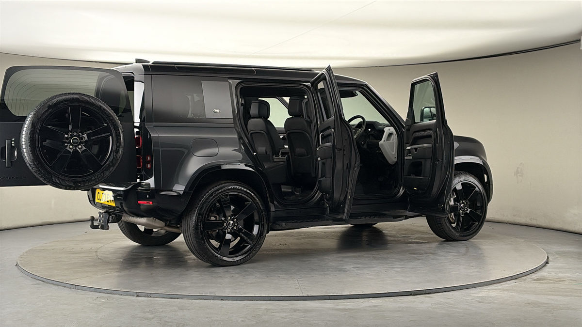 More views of Land Rover Defender 110