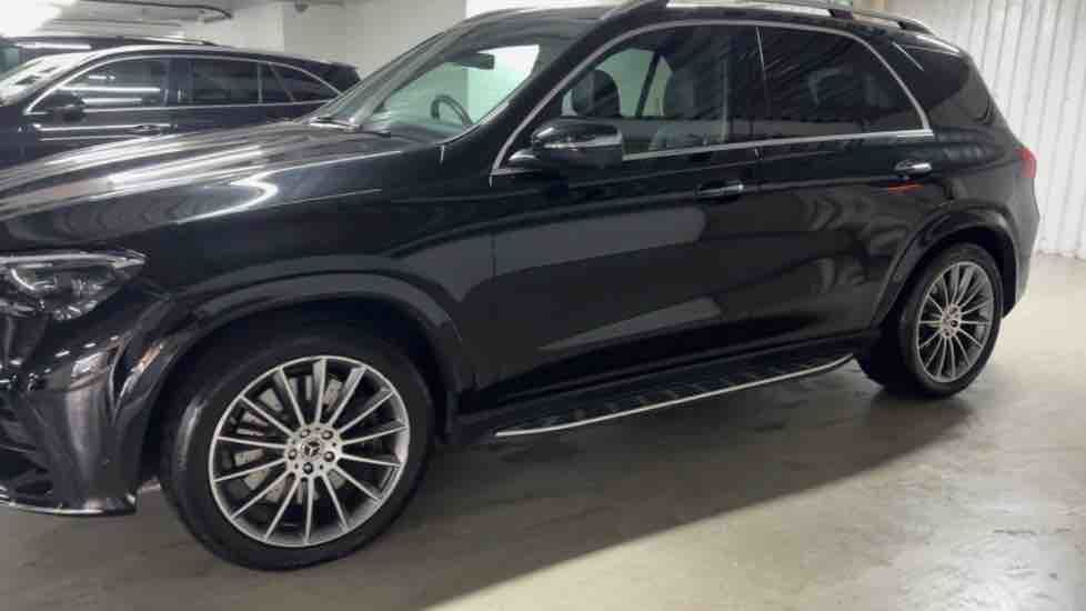 More views of Mercedes-Benz GLE