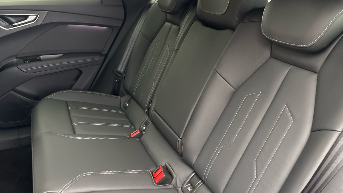Audi Q4 e-tron Image 8