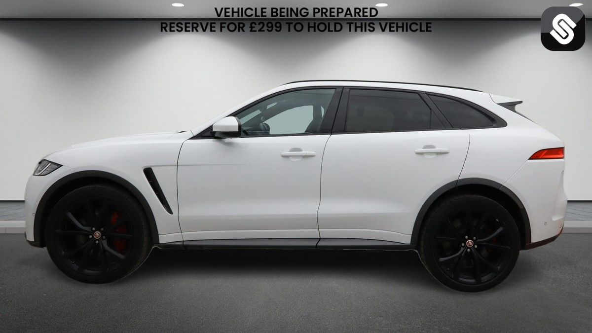 Jaguar F-PACE Image 6