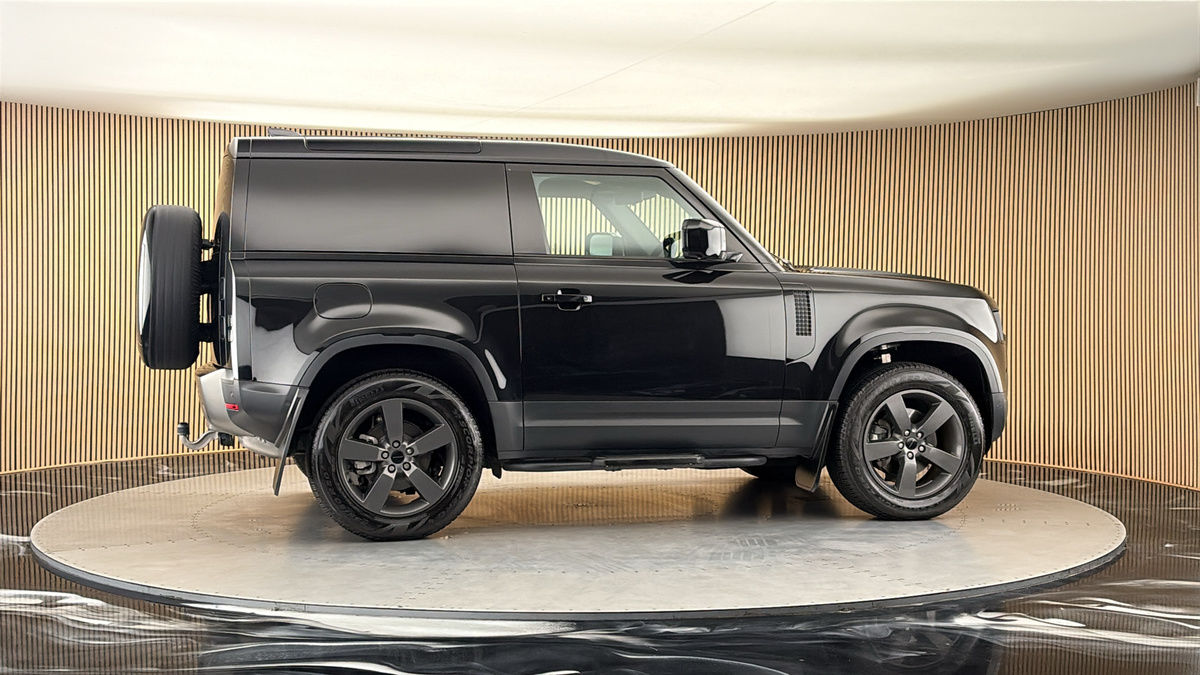 More views of Land Rover Defender 90