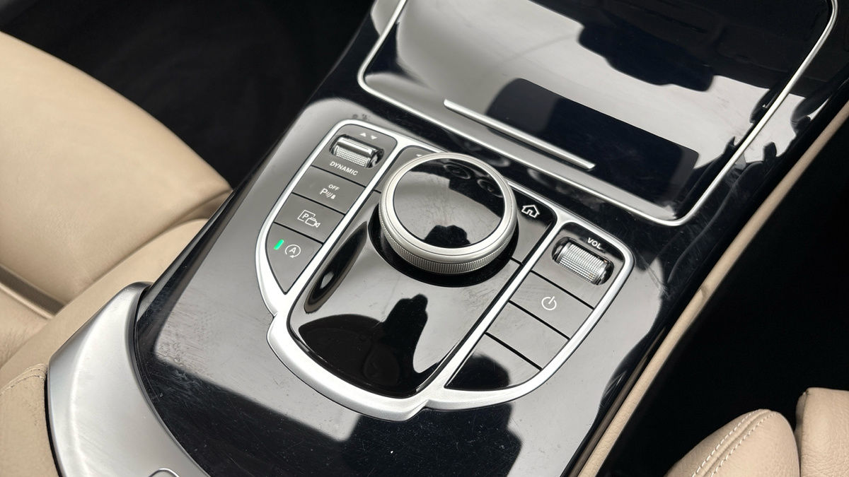 Mercedes-Benz C Class Image 25