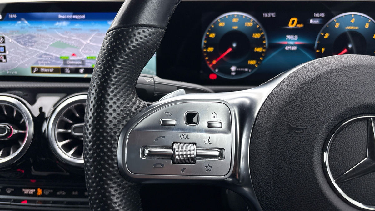 Mercedes-Benz CLA Image 13