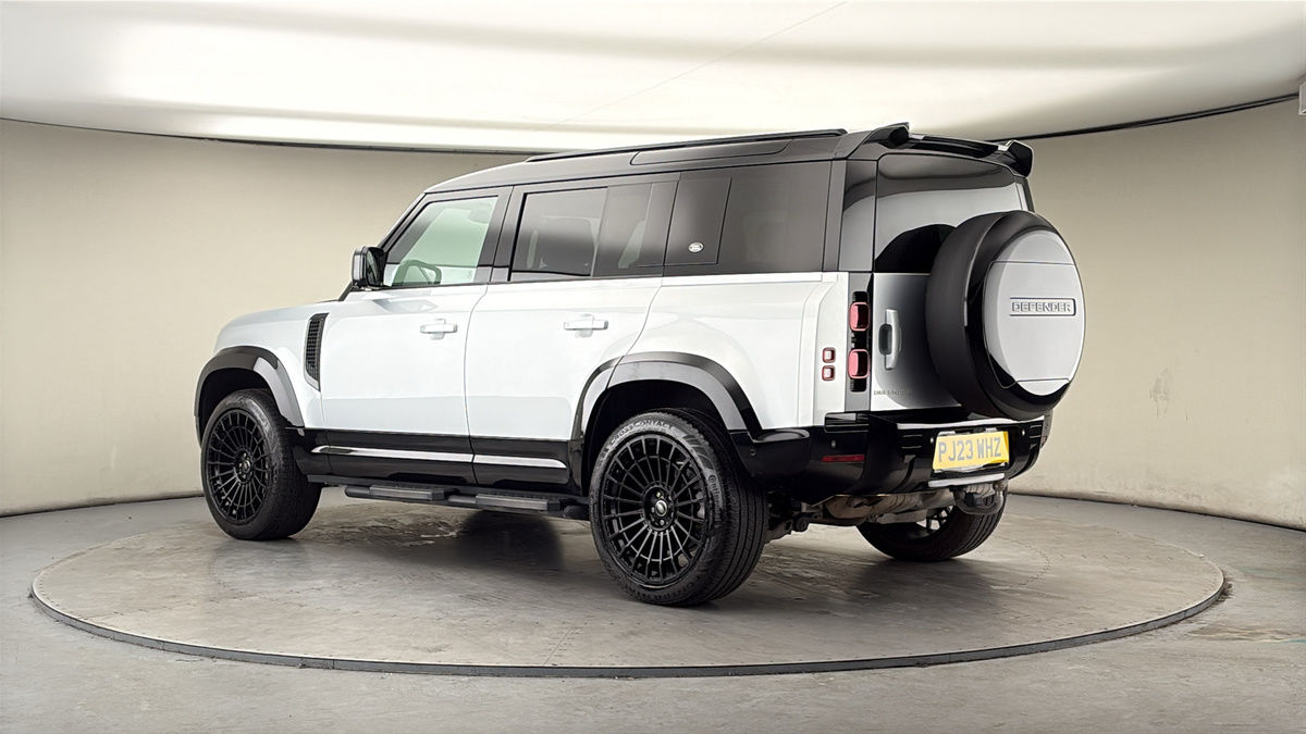 More views of Land Rover Defender 110