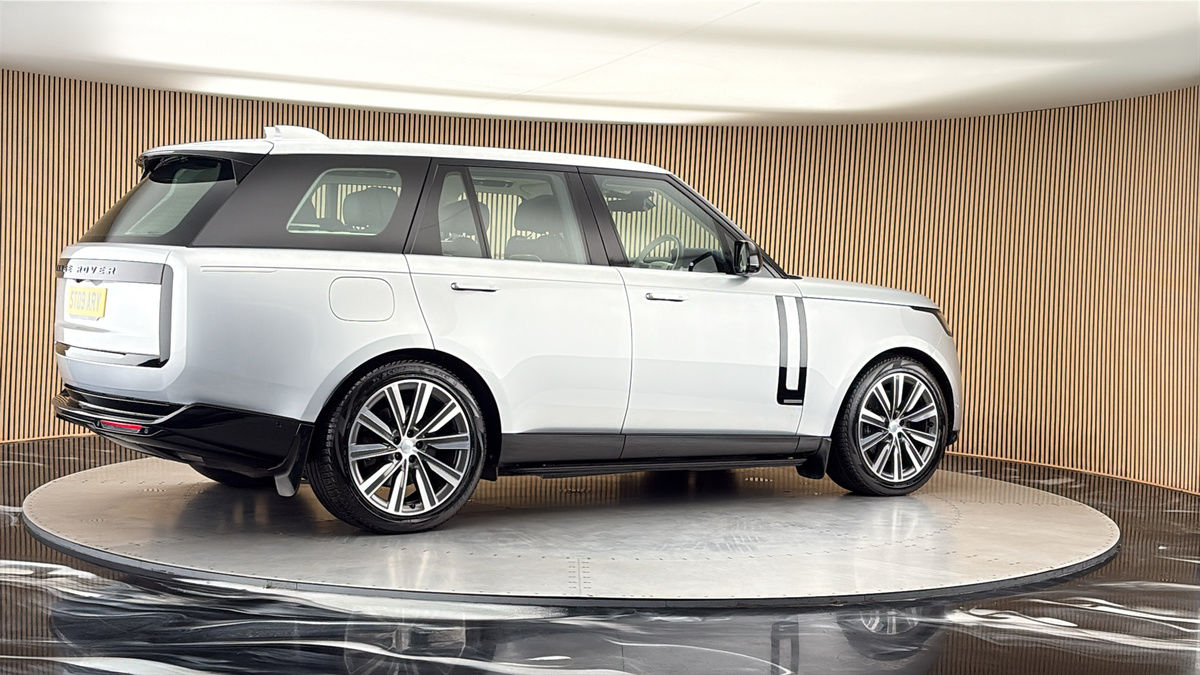 More views of Land Rover Range Rover
