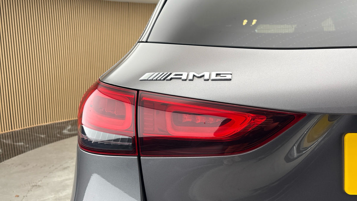 Mercedes-Benz GLA Image 9