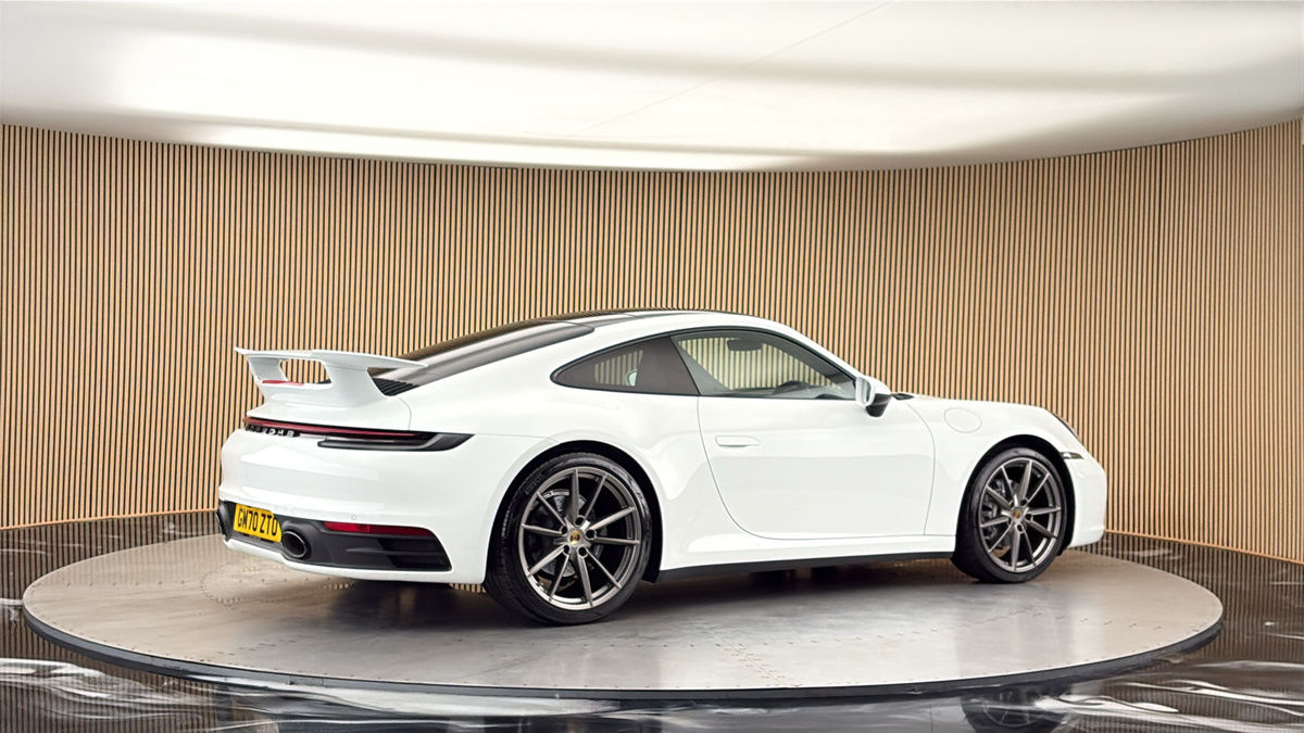 More views of Porsche 911