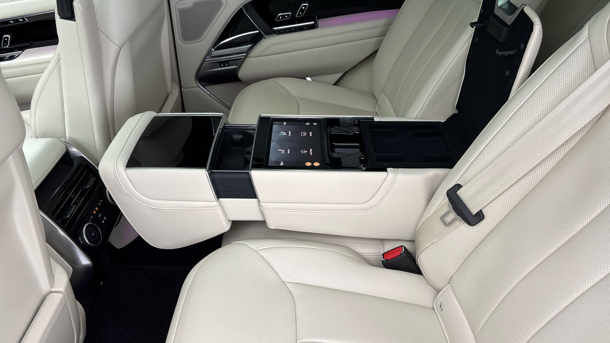 Land Rover Range Rover Image 9