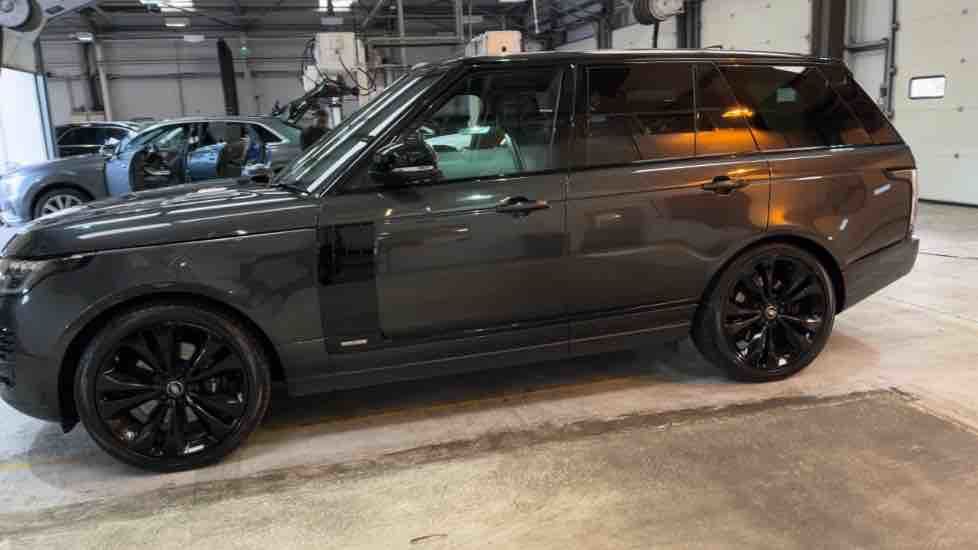 More views of Land Rover Range Rover