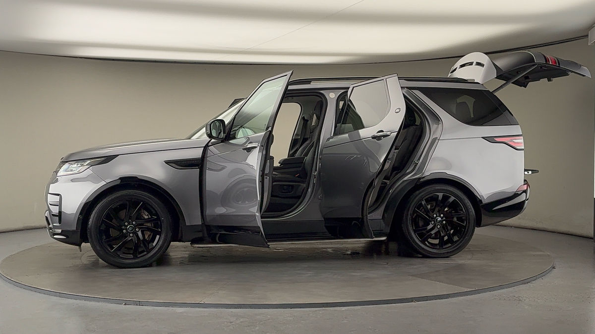 More views of Land Rover Discovery