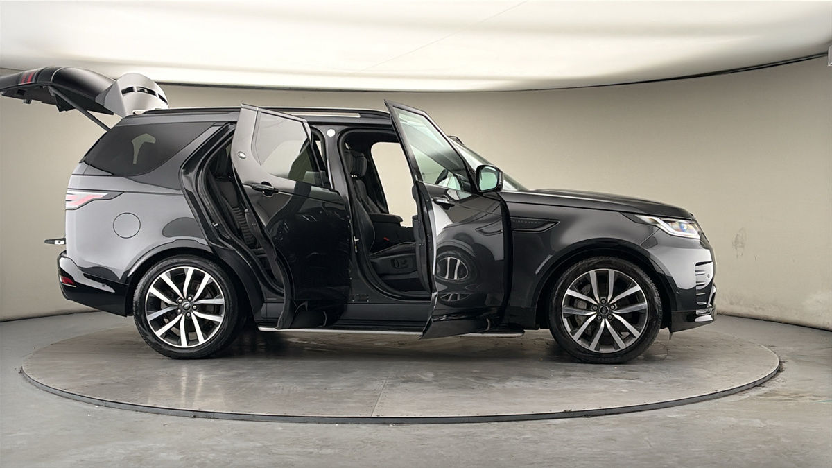 More views of Land Rover Discovery