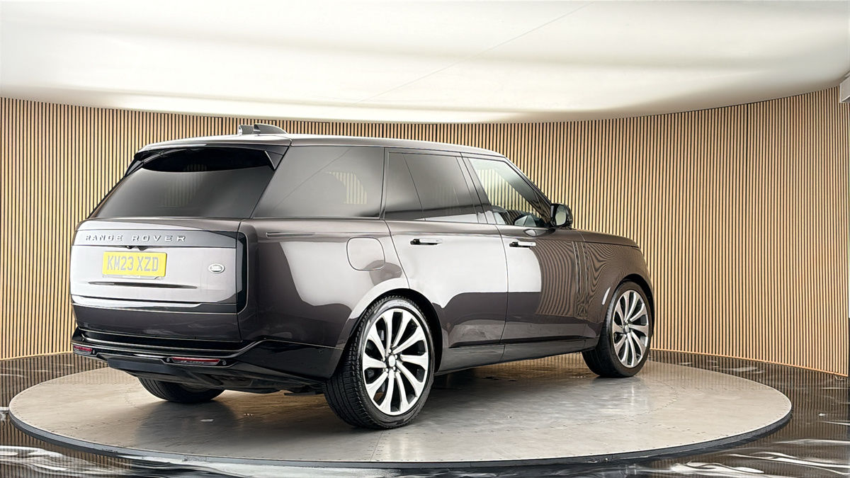 More views of Land Rover Range Rover