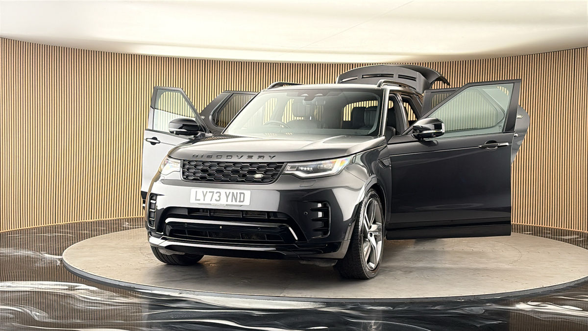 More views of Land Rover Discovery