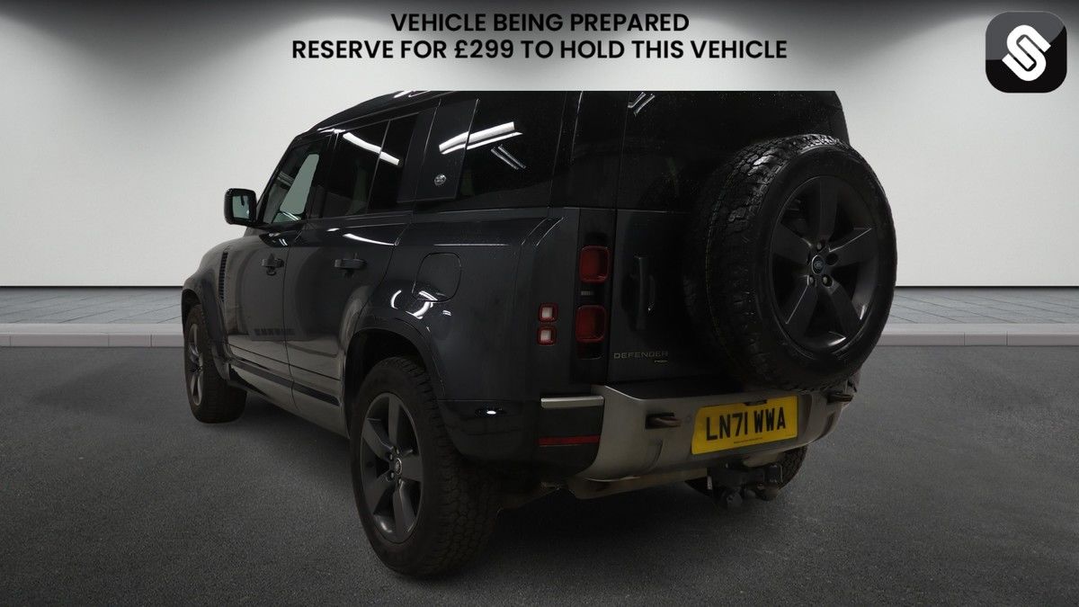 Land Rover Defender 110 Image 3