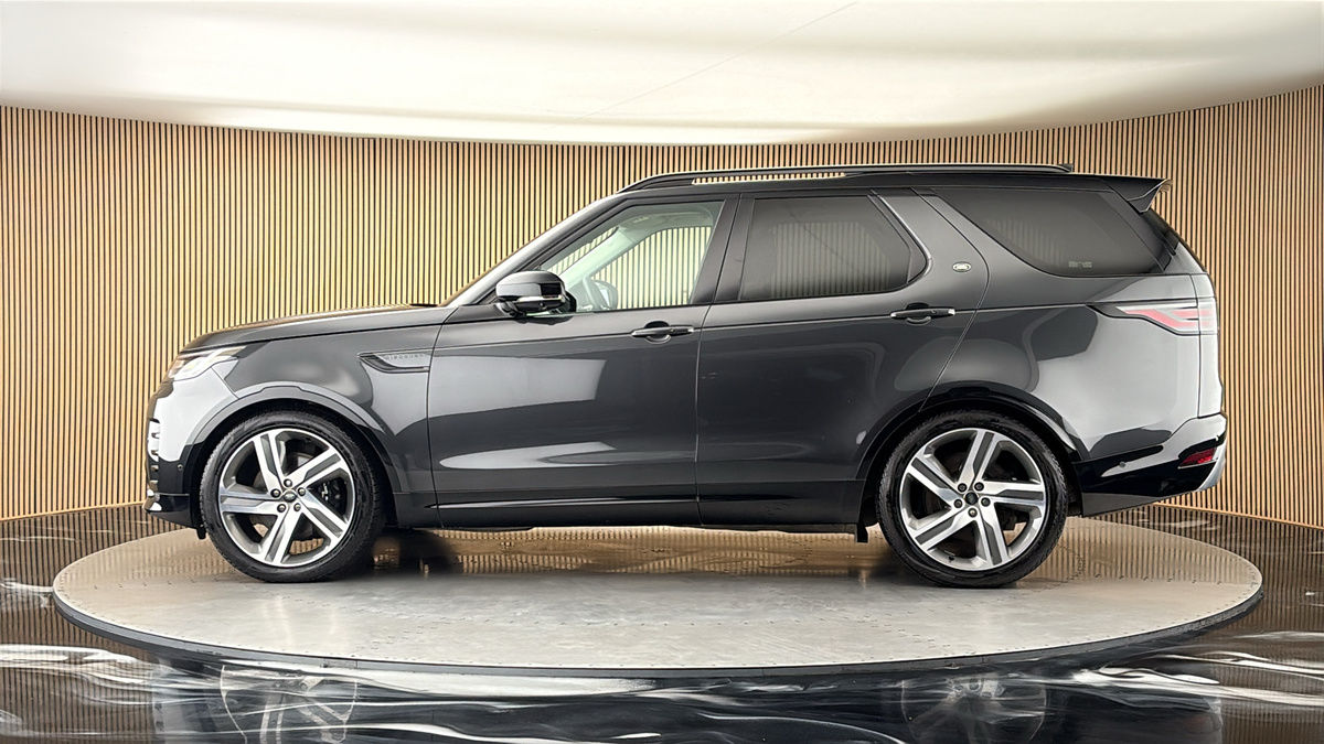 More views of Land Rover Discovery