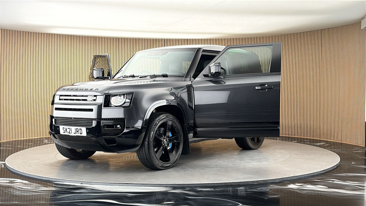 More views of Land Rover Defender 90