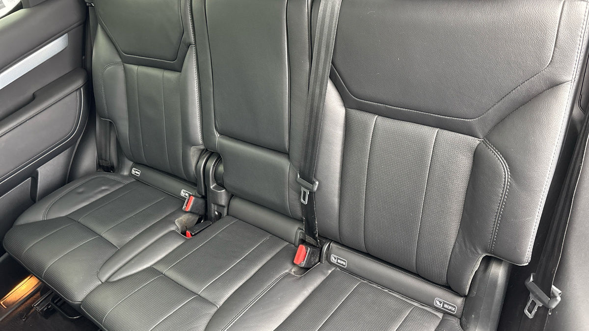 Land Rover Discovery Image 8