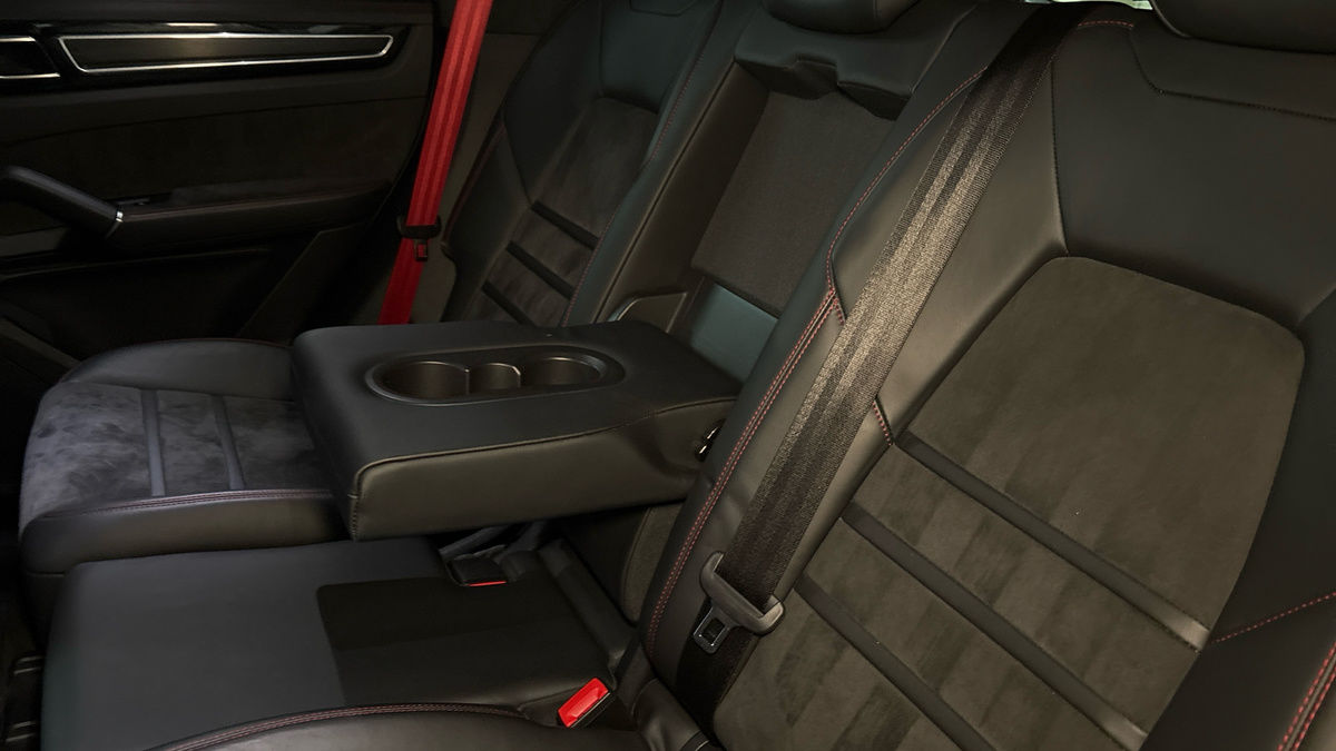 Porsche Cayenne Image 9