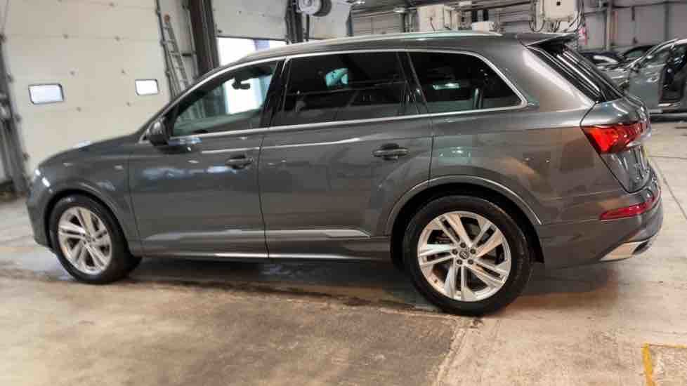 More views of Audi Q7