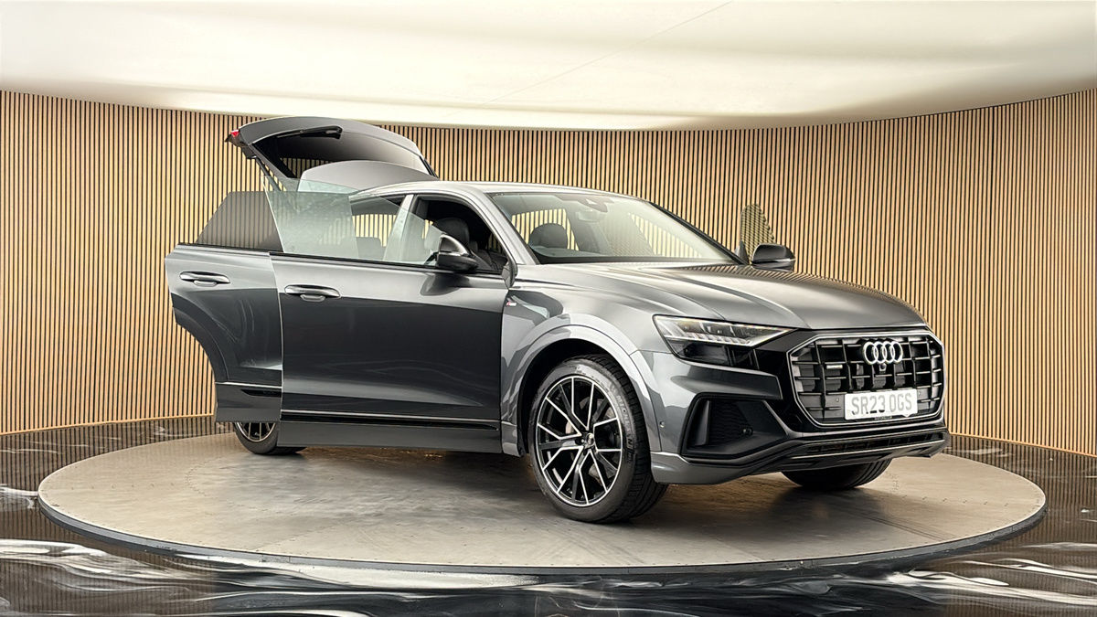 More views of Audi Q8